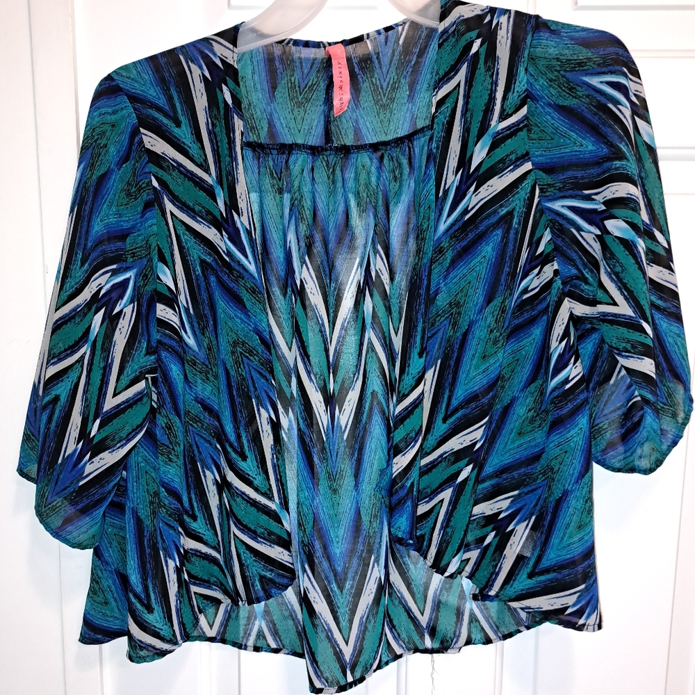 Light blue chevron graphic light jacket, Eight sixty brand, size PM
